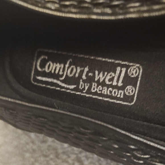 ❄️Beacon Black Low Heel with Textured Upper and Square Toe #B6 - Picture 2 of 9